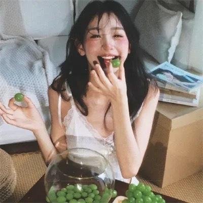 暴雨寒梅 海报